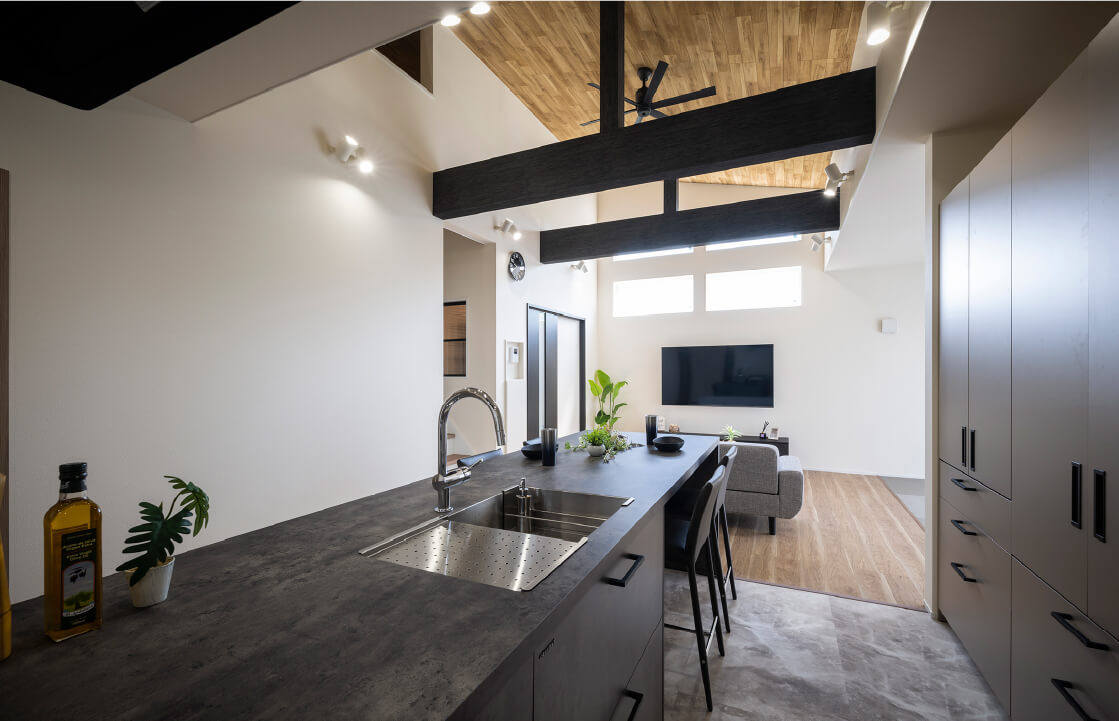 平屋なのに<wbr>「吹き抜け」<wbr>で抜群の開放感のイメージ画像3