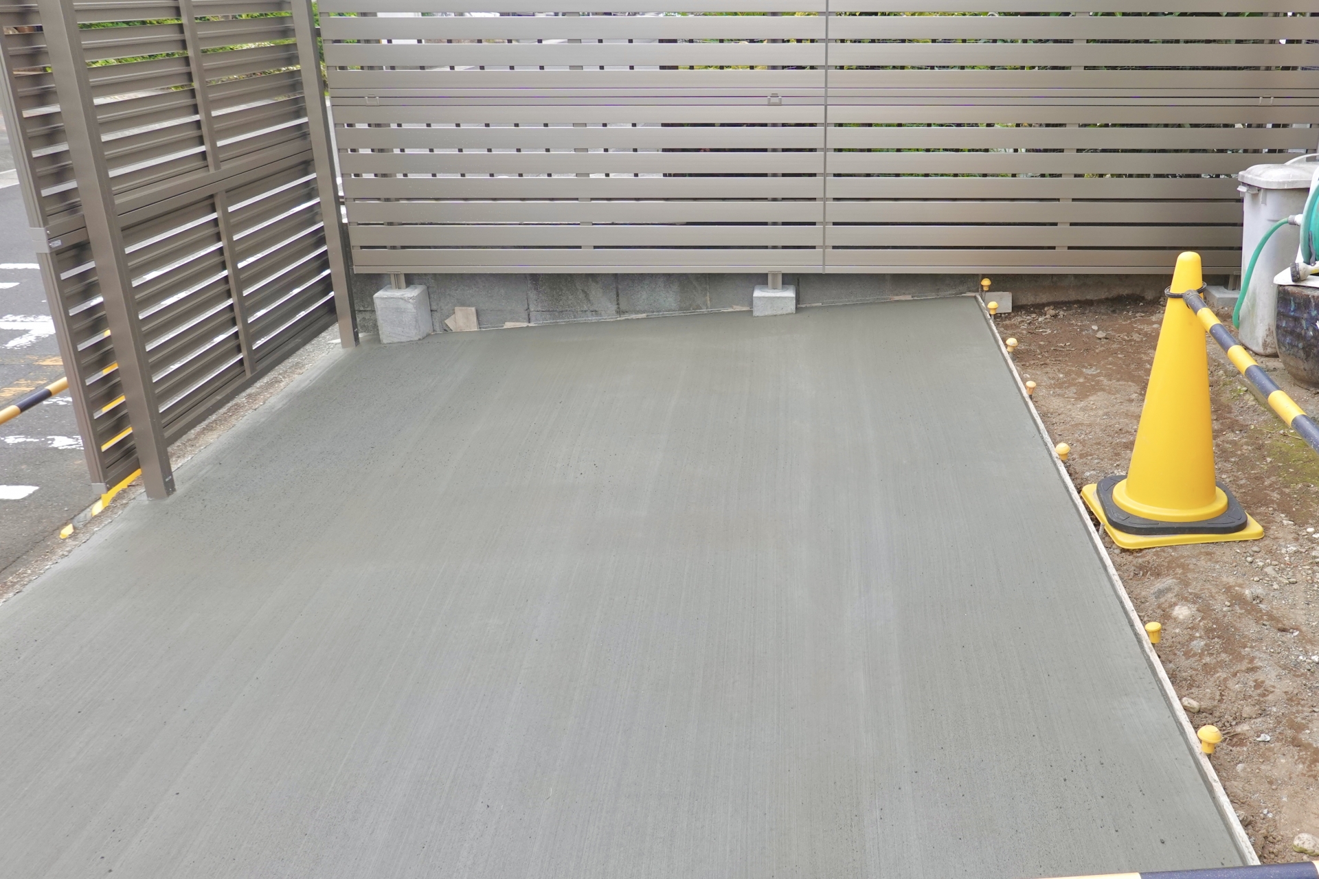 コンクリート外構で後悔しないために！失敗を防ぐポイントとは？