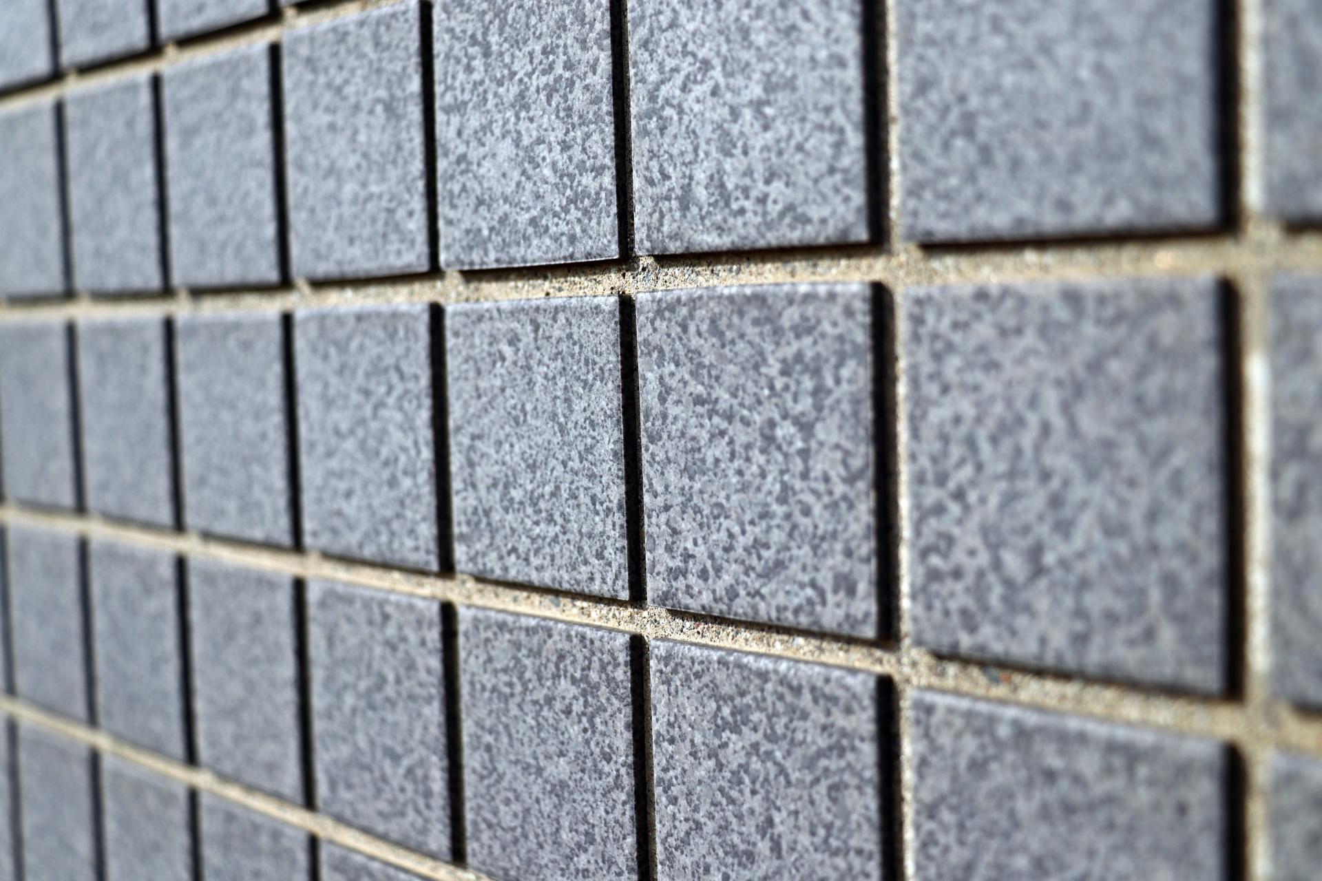 タイル外壁は地震に強い？その耐震性や耐久性について